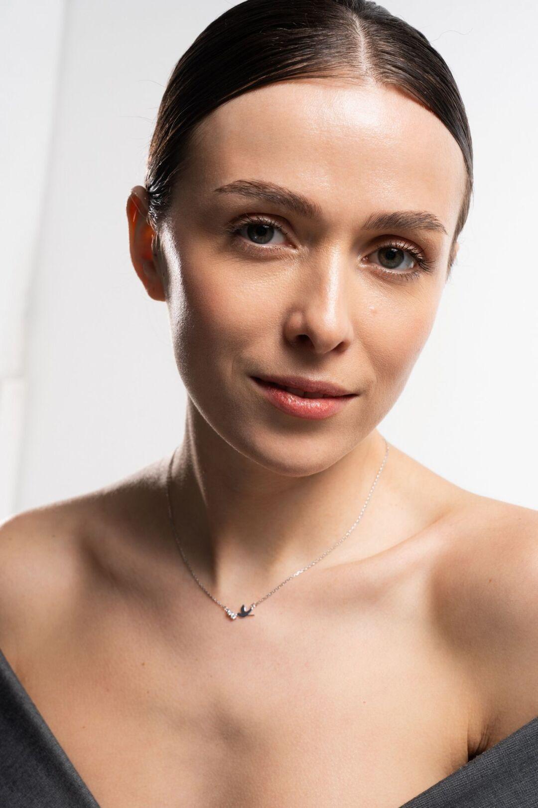 Зображення Срібне кольє Пташка з білими фіанітами  при наведенні