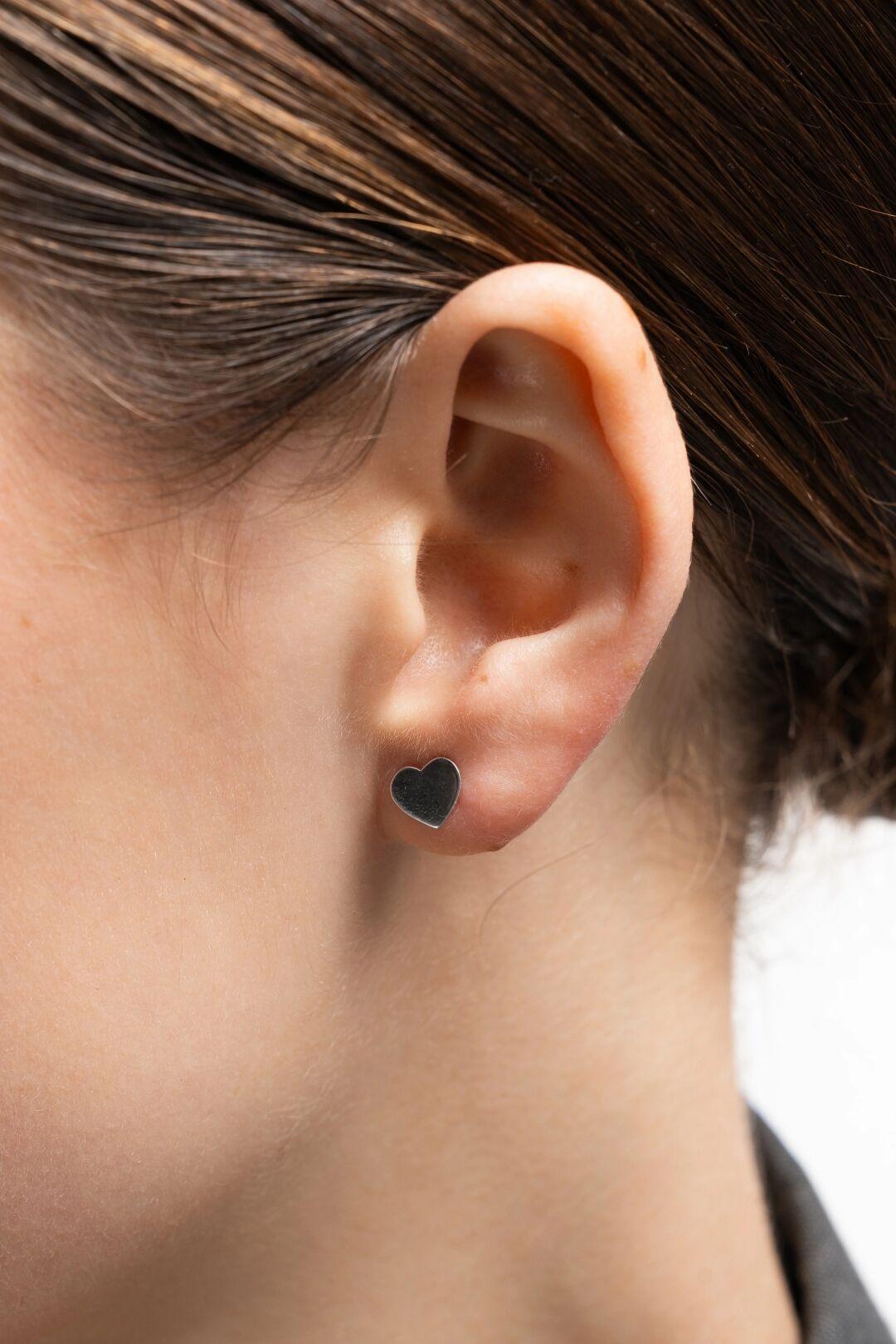 Зображення Жіночі срібні сережки-пусети серця