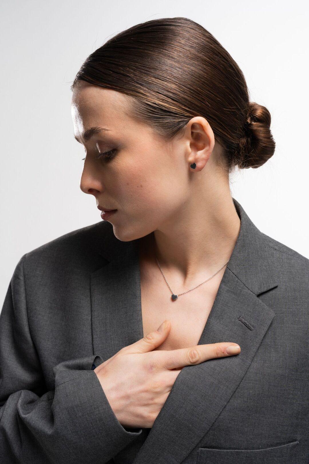 Зображення Женское серебряное колье с подвеской-сердцем при наведенні