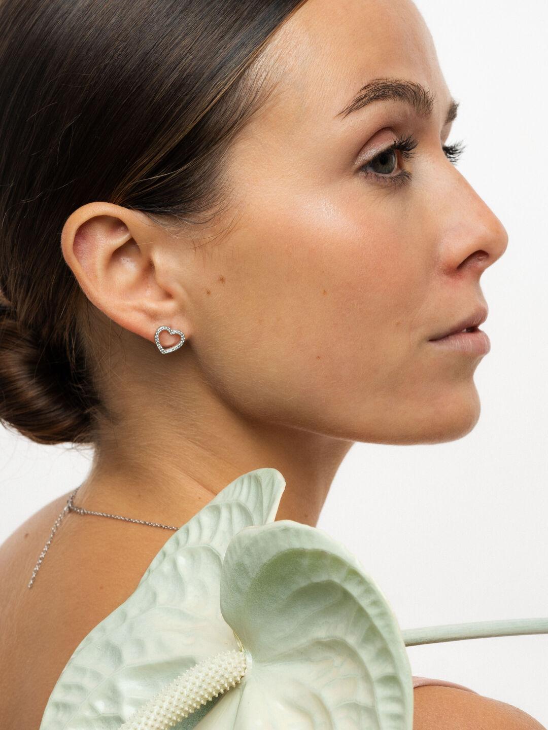 Зображення Срібні пусети у вигляді Серця при наведенні