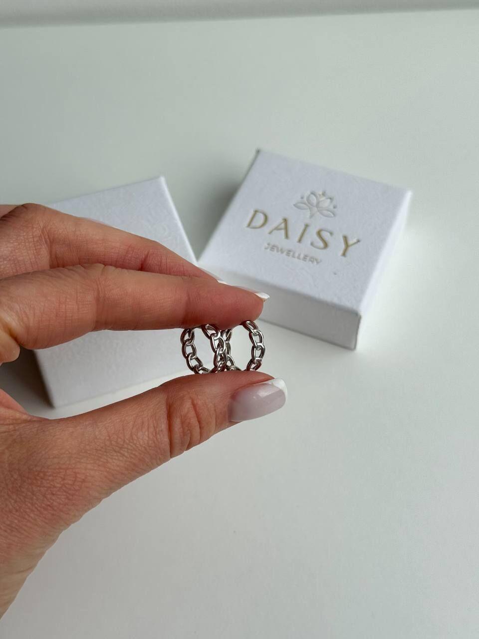 Зображення Жіночі срібні сережки-кільця з ланцюговим плетінням при наведенні