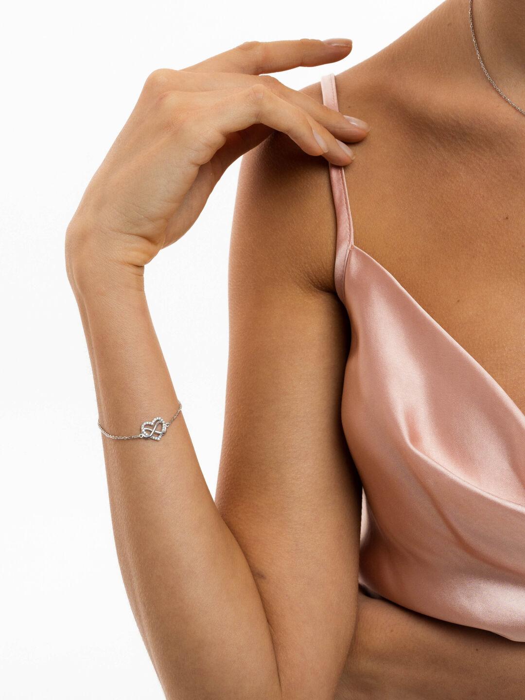 Зображення Срібний браслет Серце з фіанітами  при наведенні