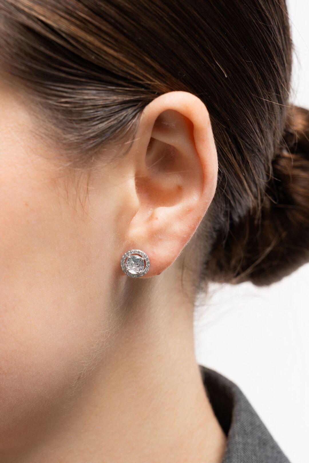 Зображення Срібні жіночі пусети у класичному стилі