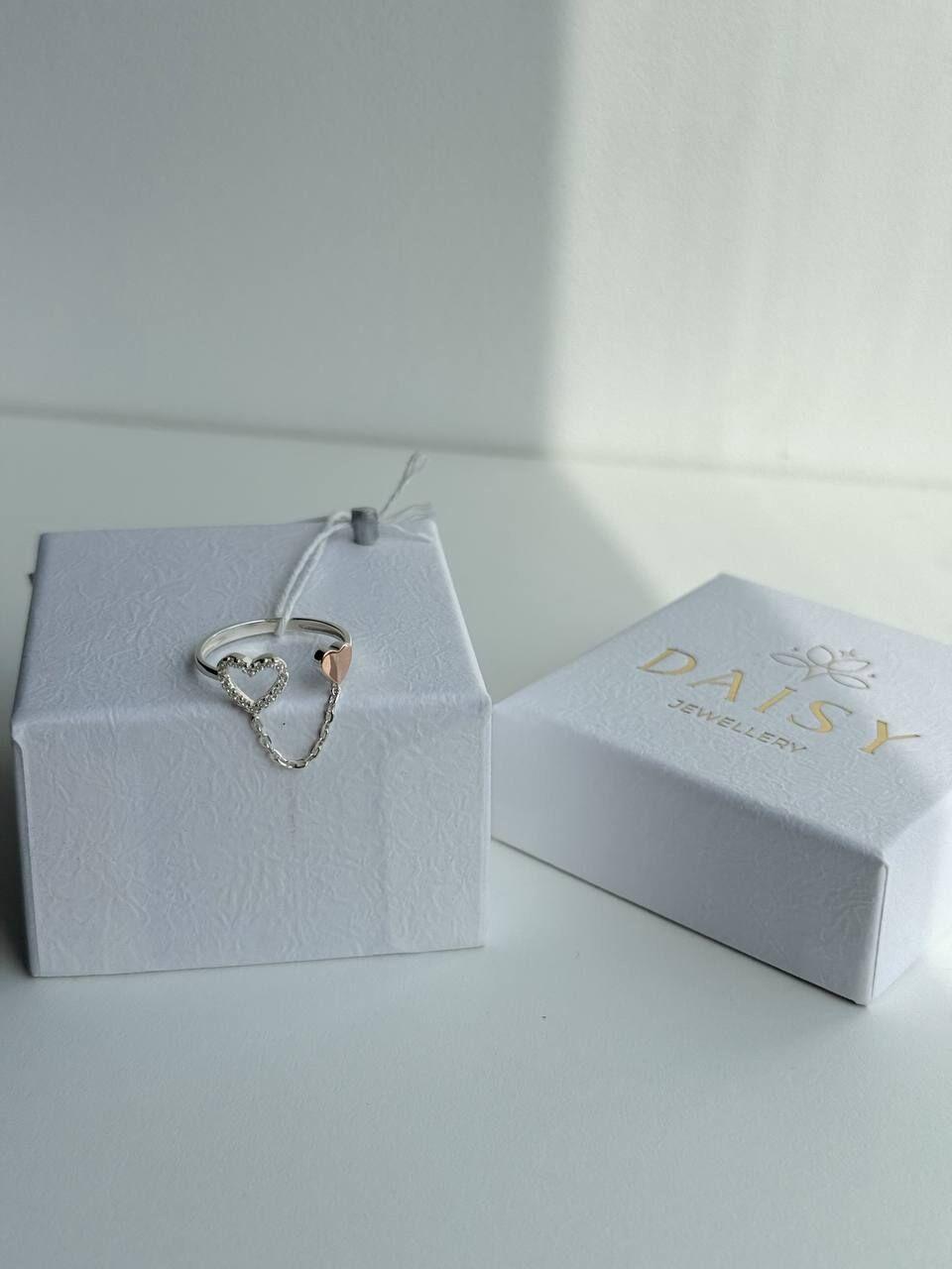 Зображення Женское серебряное кольцо с двойным сердцем и цепочкой