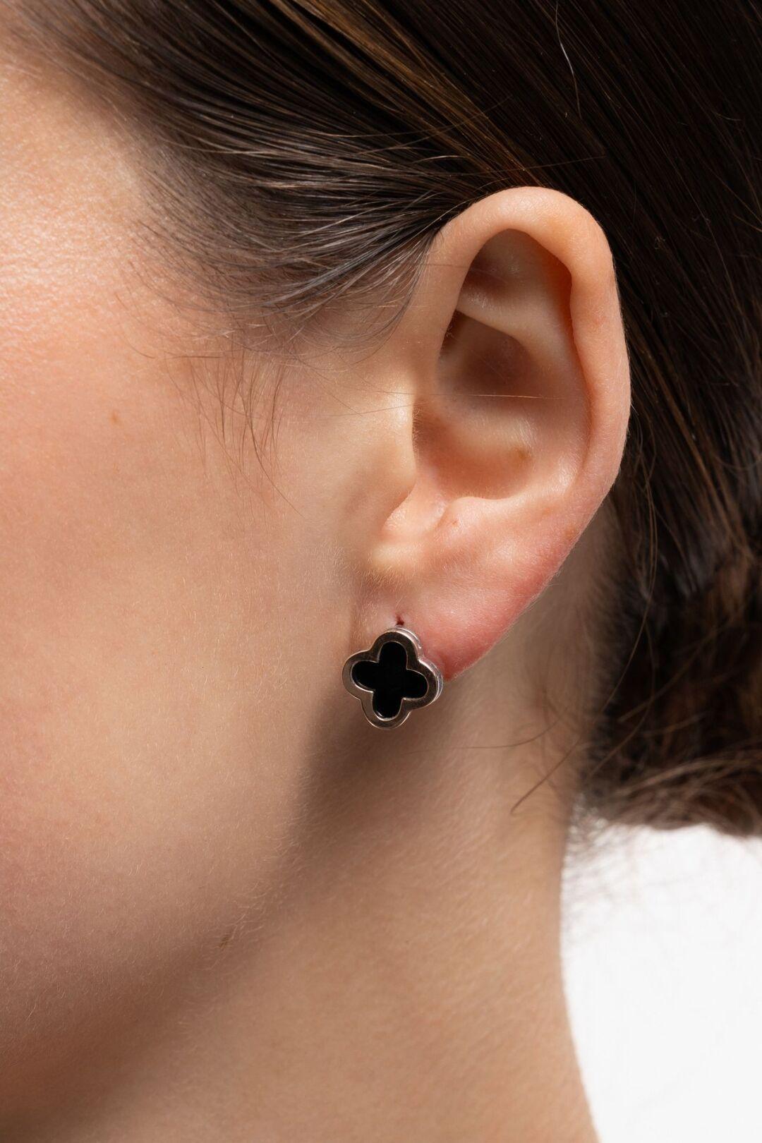 Зображення Срібні сережки-пусети Клевер зі вставками золота 375°