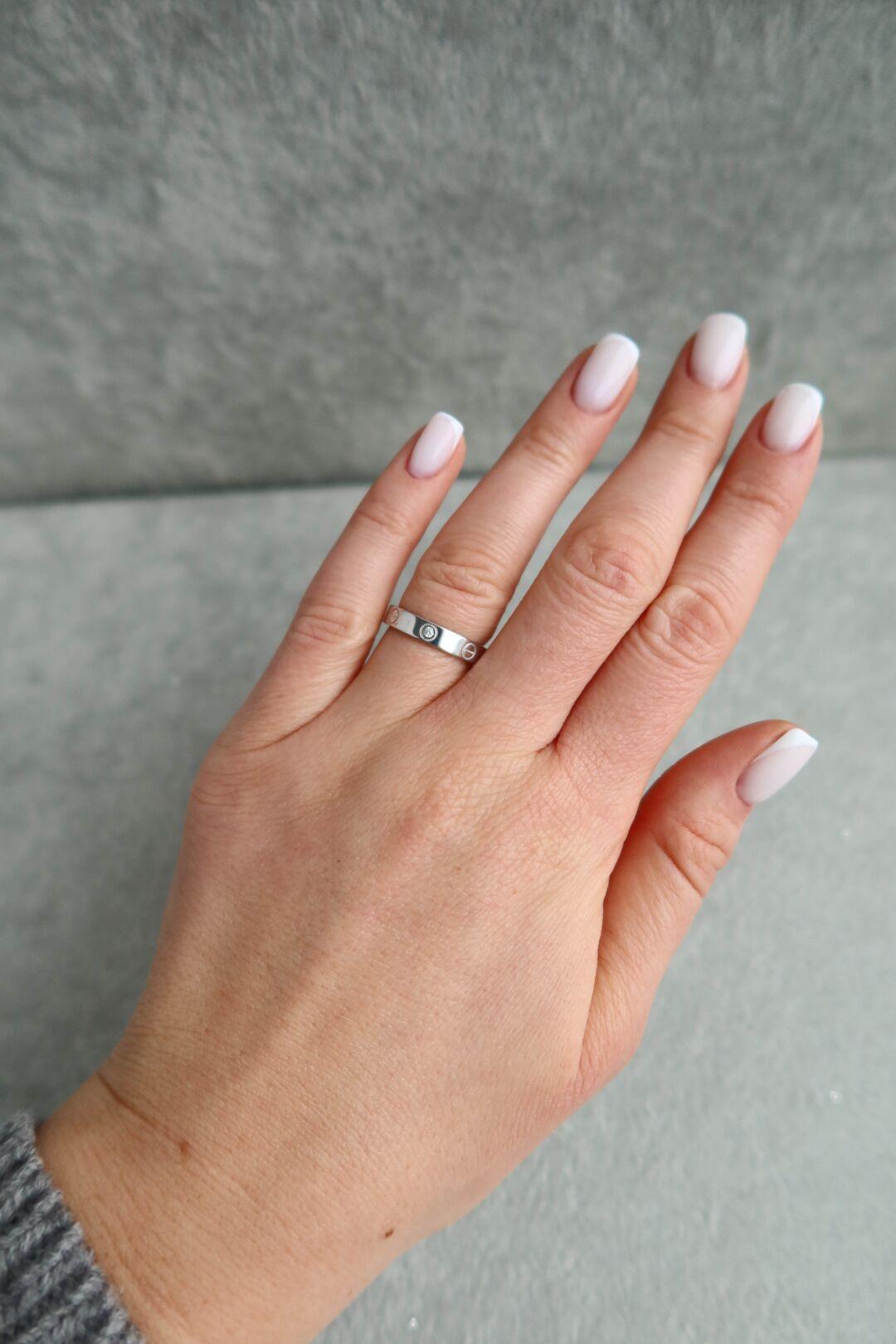 Срібна каблучка 925 «Love з каменем» (родієве покриття)