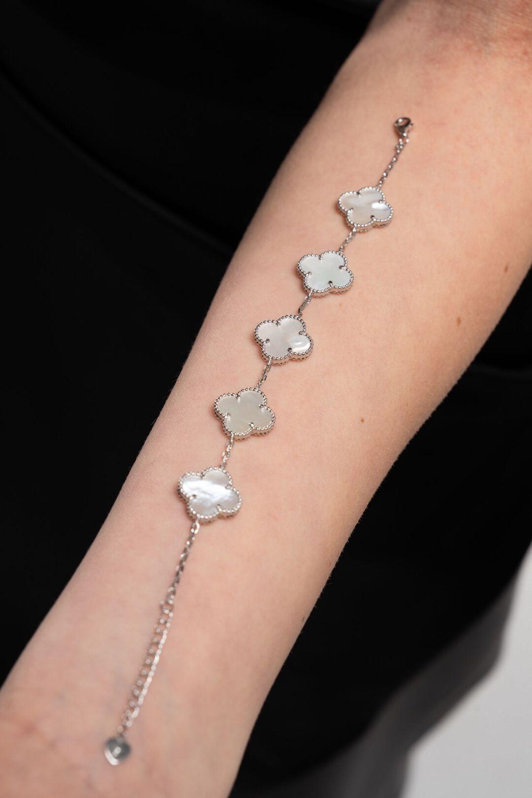 Зображення Срібний браслет Клевер з перламутром 5 вставок