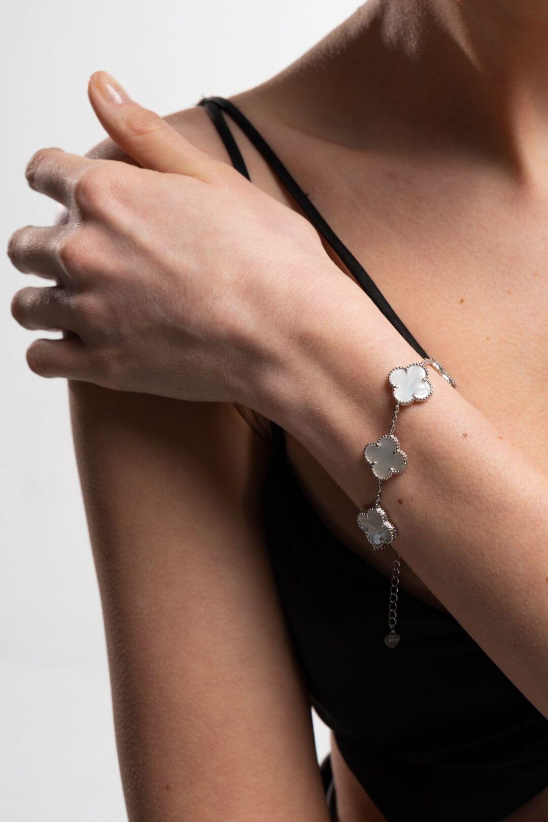 Зображення Срібний браслет Клевер з перламутром 5 вставок при наведенні