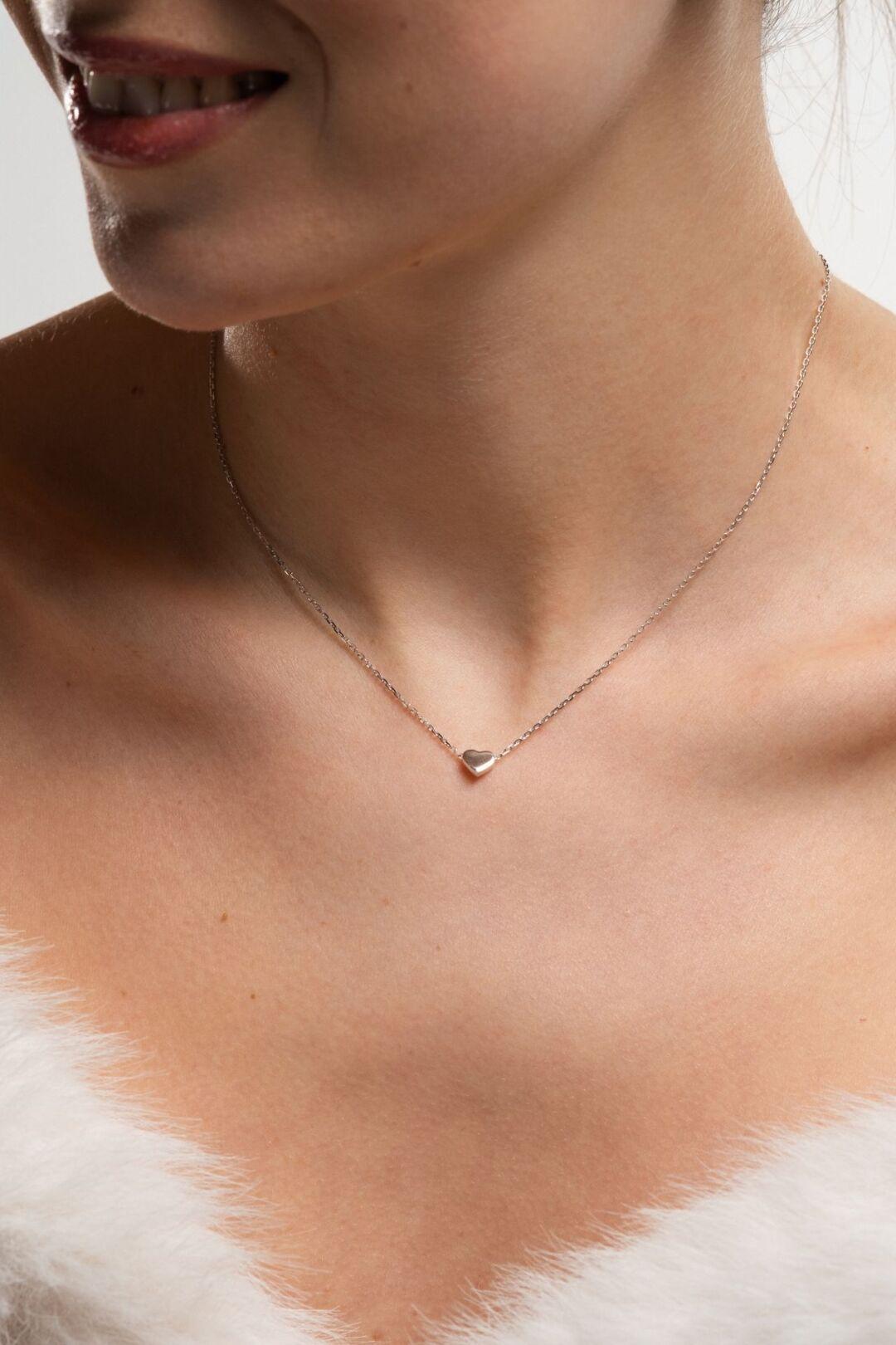 Зображення Срібне кольє у мінімалістичному стилі при наведенні