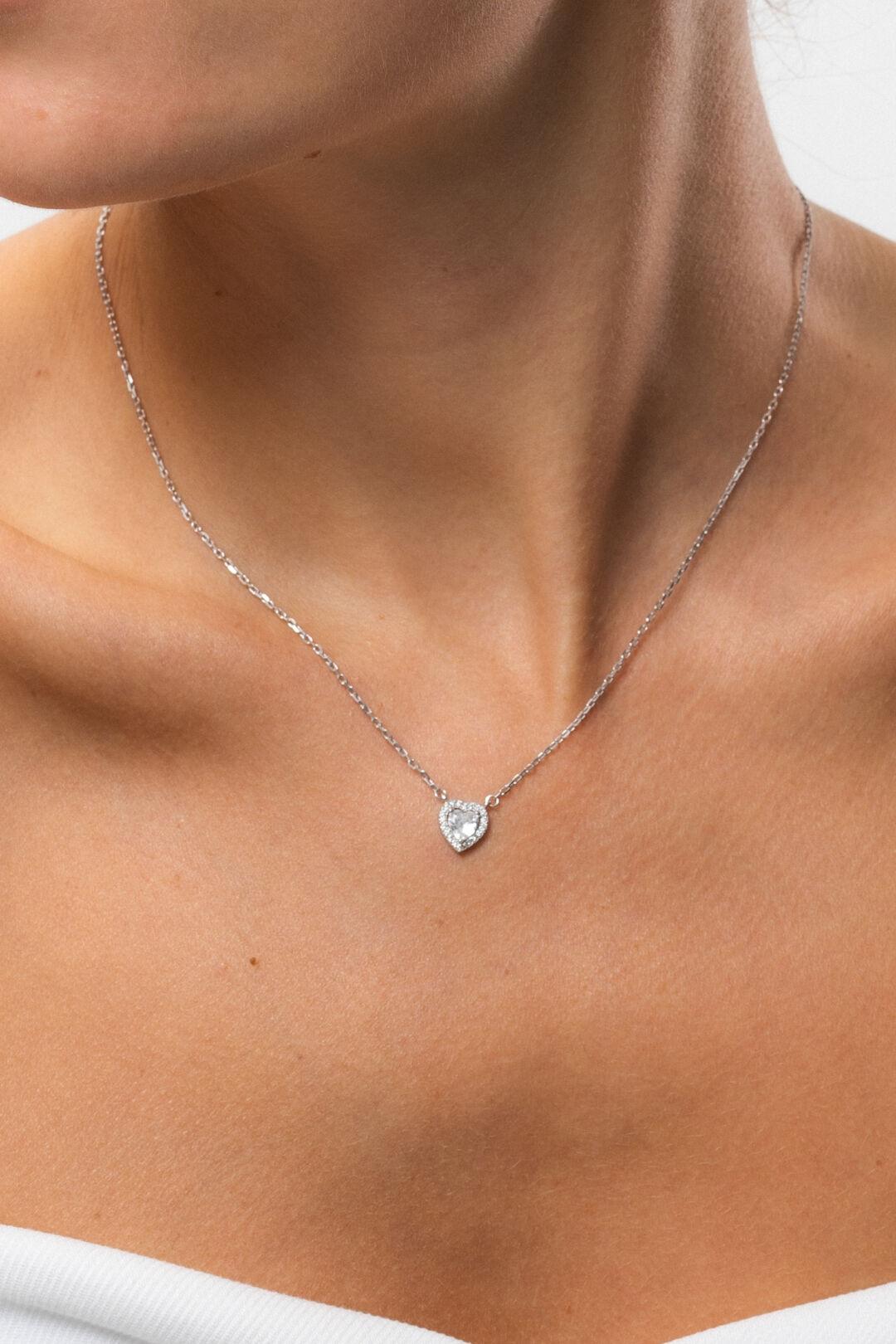 Серебряное колье Сердце белые фианиты
