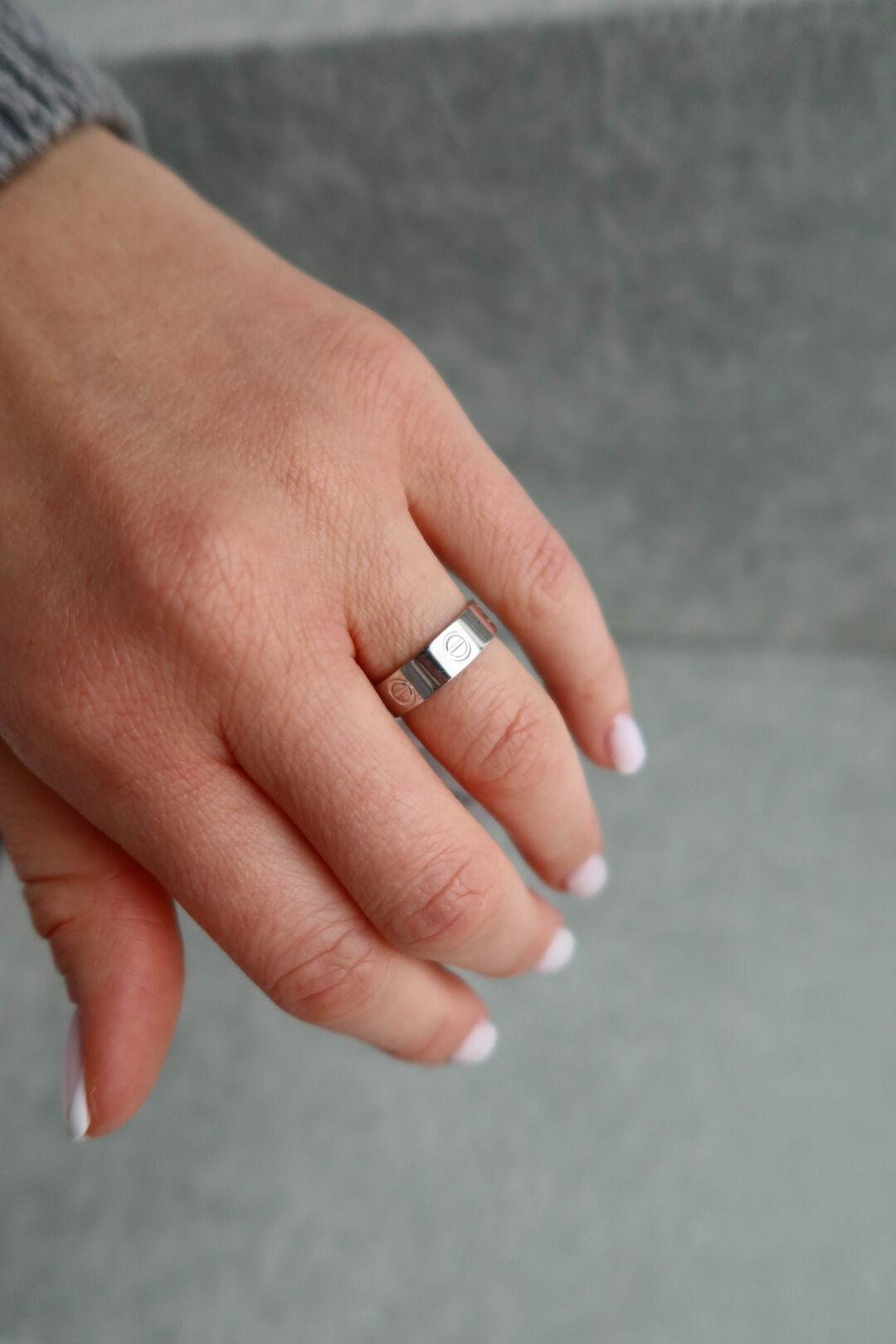 Женское серебряное кольцо широкое