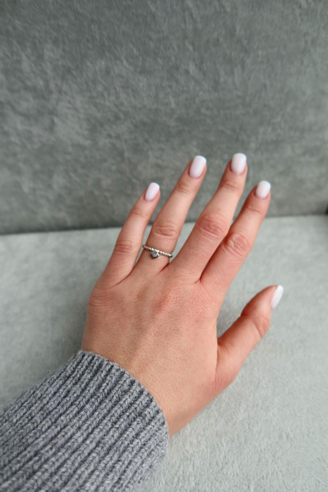 Серебряное кольцо 925° Сердце малиновое