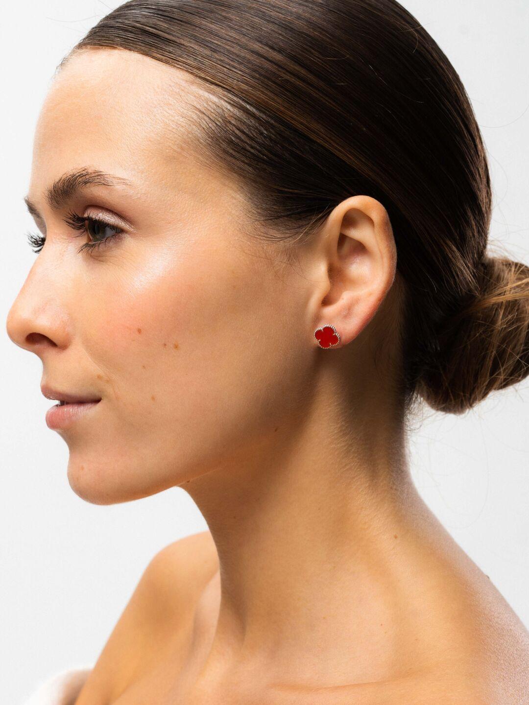 Зображення Срібні пусети Клевер емель червона  при наведенні