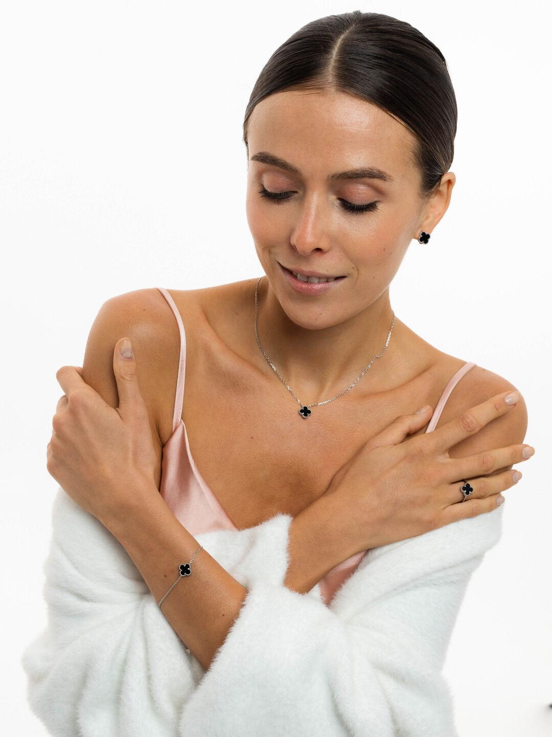 Зображення Срібне кольє онікс Клевер 1 см  при наведенні