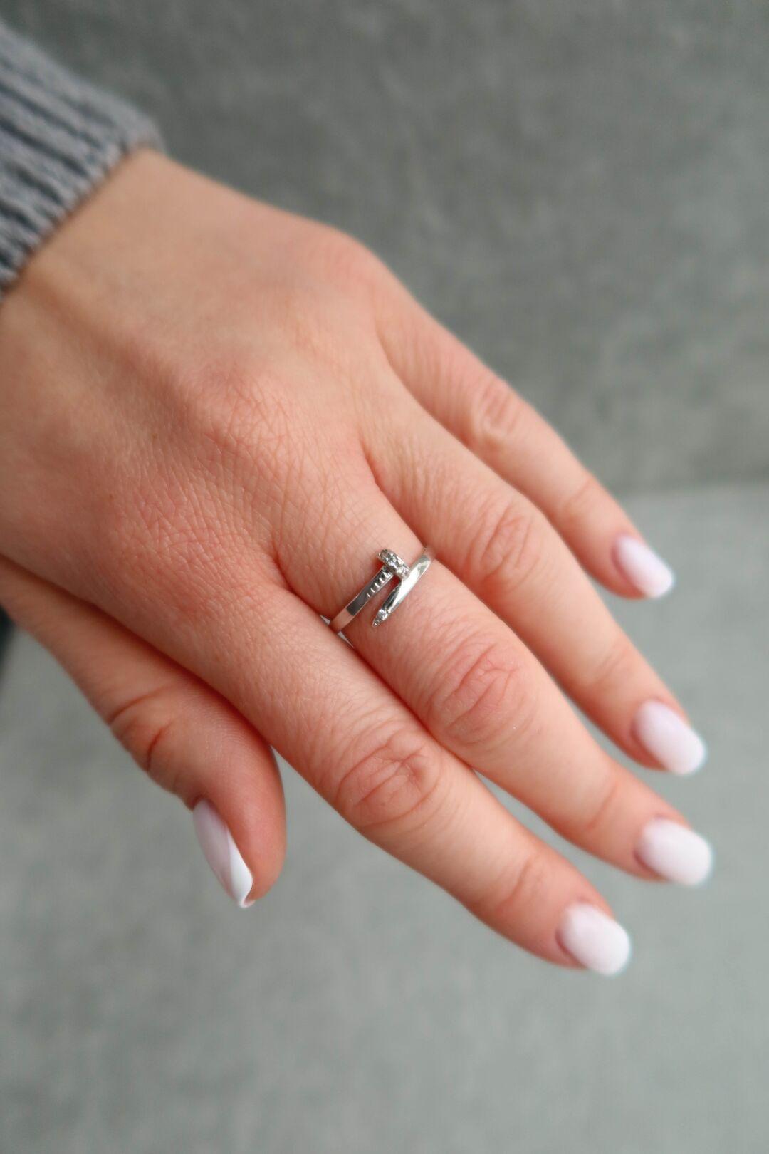 Зображення Каблучка-цвях зі срібла 925 проби при наведенні