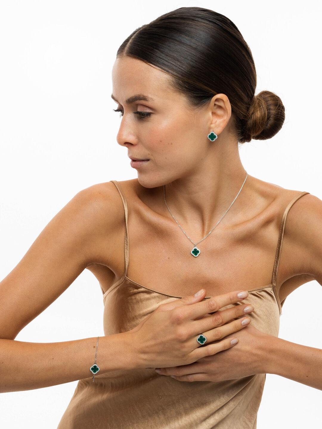 Зображення Серебряное колье с нефритом Клевер при наведенні