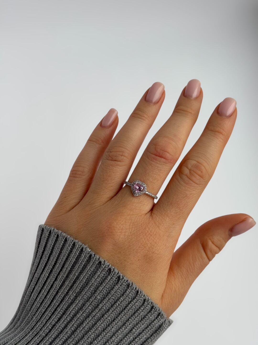 Зображення Жіноча срібна каблучка 925° Серце рожеве при наведенні